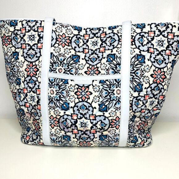 Vera Bradley Trimmed Quilted Lightweight Tote Lisbon Medallion Design (Stains) - Picture 2 of 10
